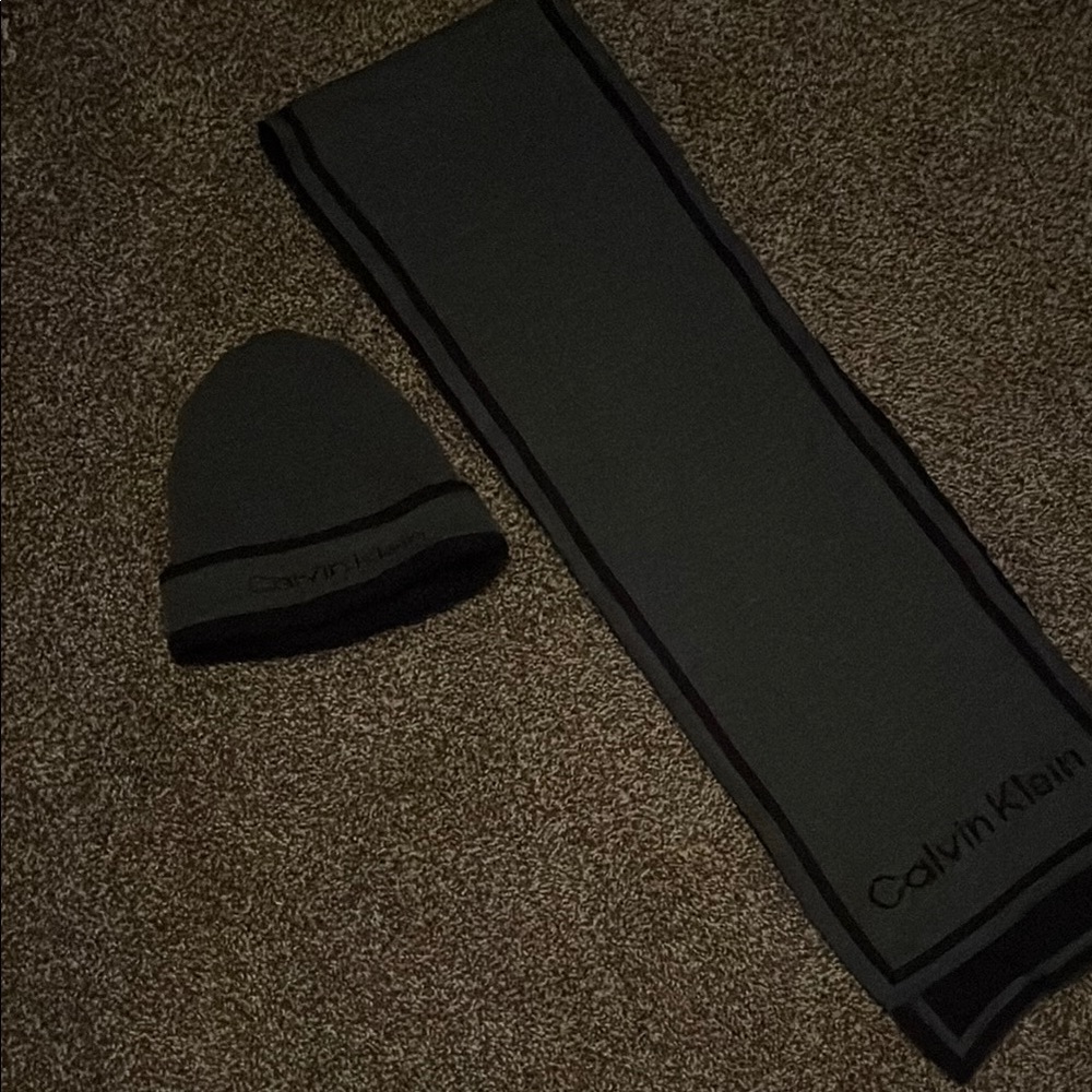 Calvin Klein Black Beanie and Scarf Set - Picture 1 of 1